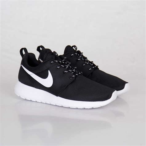 nike roshe run dames zwart wit|Womens Nike Black Roshe.